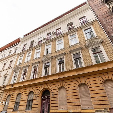 2 Bedroom 107 M2 Loft With Balcony Budapest Exterior photo